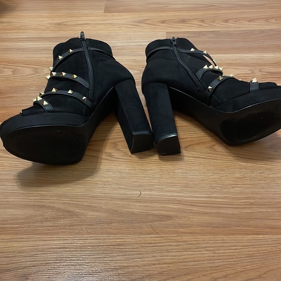 Lilian Black Studded Boots (TheseThreeBoutique) - Picture 4 of 11